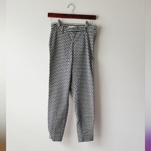 3/$25 🍓 H&M black and white skinny‎ formal pants size 4